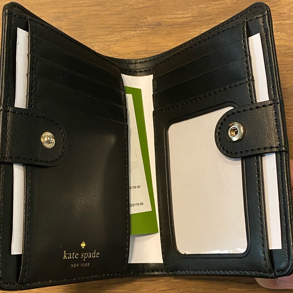 ❌❌SOLD❌❌New w/tags Kate Spade Wallet black - Picture 5 of 6